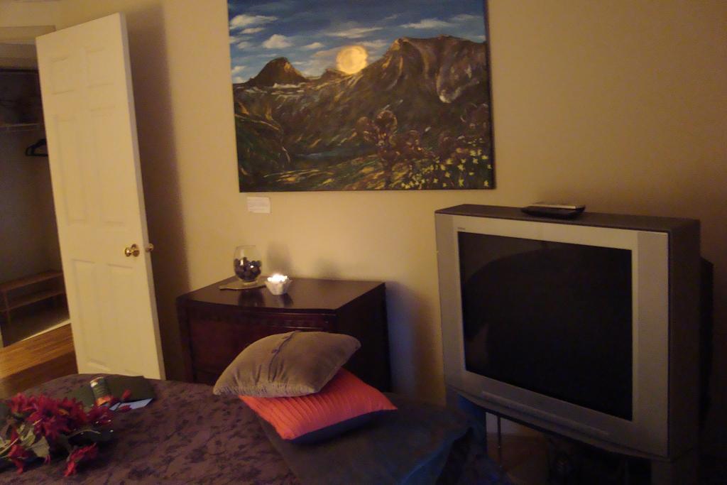 Ypc Fitness & Accomodations Invermere Room photo