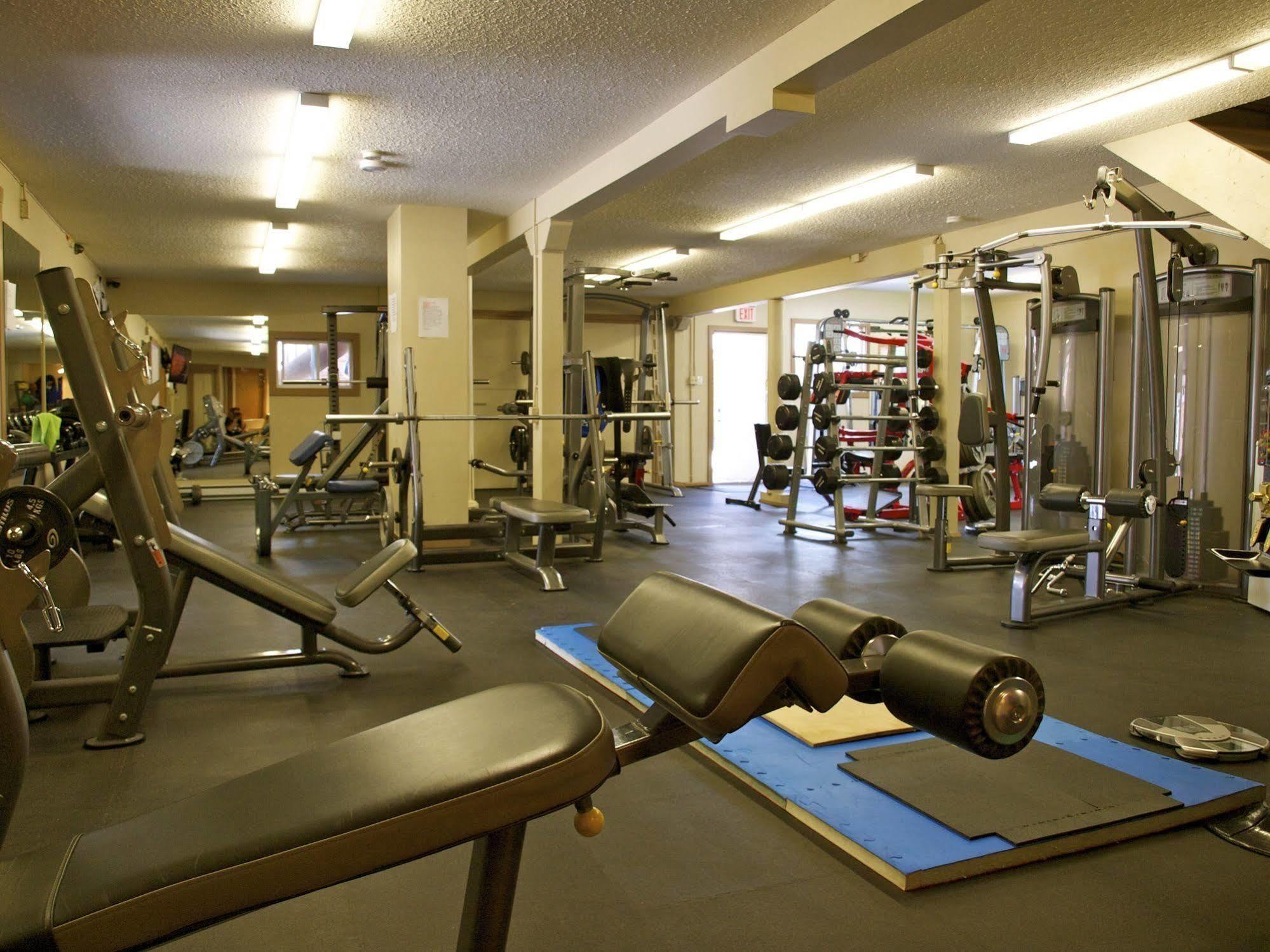 Ypc Fitness & Accomodations Invermere Exterior photo